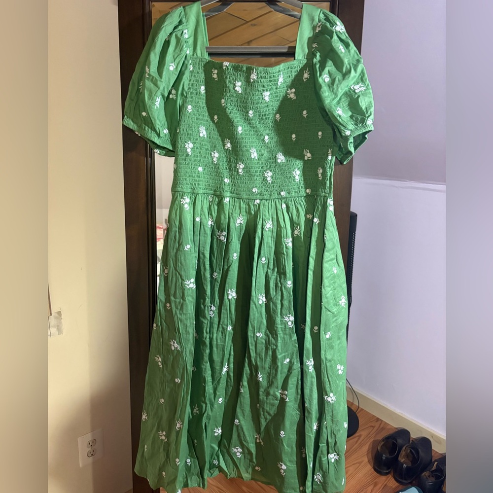 JessaKae Green Juniper Dress with White Floral Embroidery - Picture 4 of 4